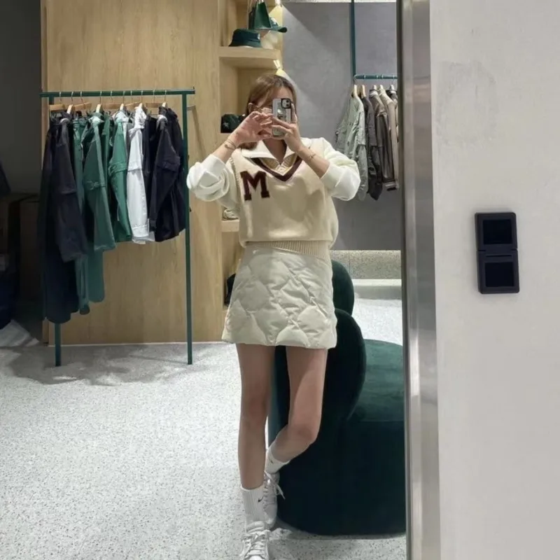 【 Presale 】Women‘s Casual Contrast Color V Neck Sweater Vest Sleeveless Sweater Vest