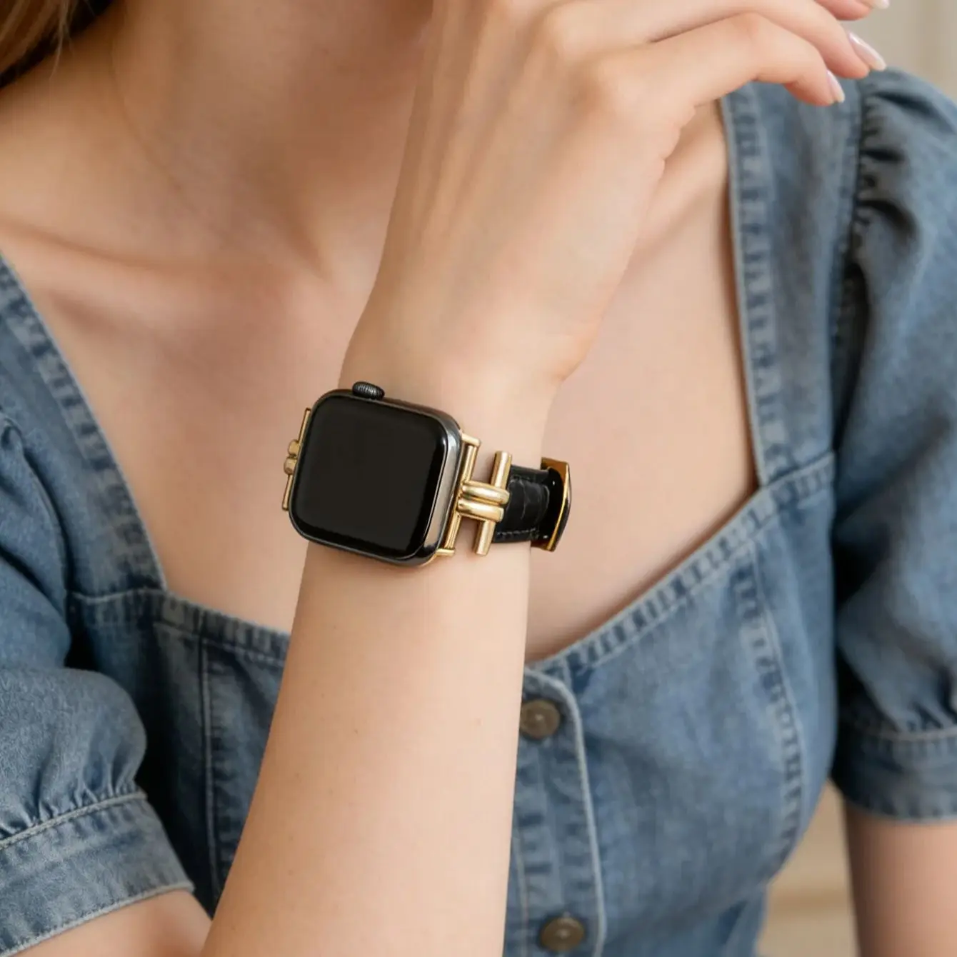 Фото Элегантный кожаный ремешок для Apple Watch для женщин, размеры 11/10/9/8/7/6/5/4/3/ 38 мм, 40 мм, 41 мм, 42 мм, 44 мм, 45 мм, 46 мм, 49 мм. №3