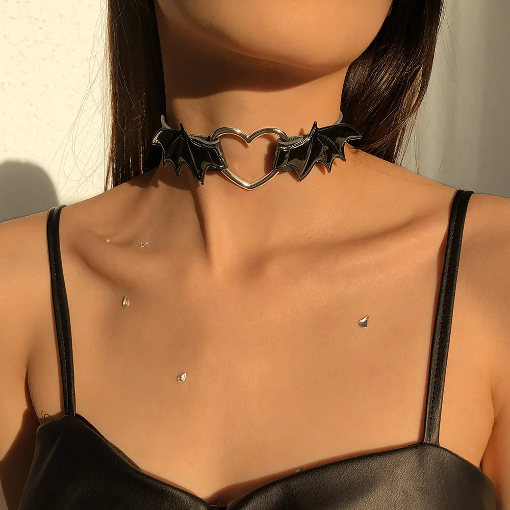 

Necklace Goth Punk Choker Heart Wings Choker Necklace New European and American Style Clavicle Chain Women Wedding Jewelry