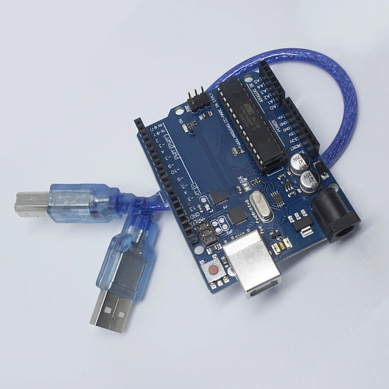 Макетная плата UNO R3 основана на вводной обучающей плате микроконтроллера ATmega328P