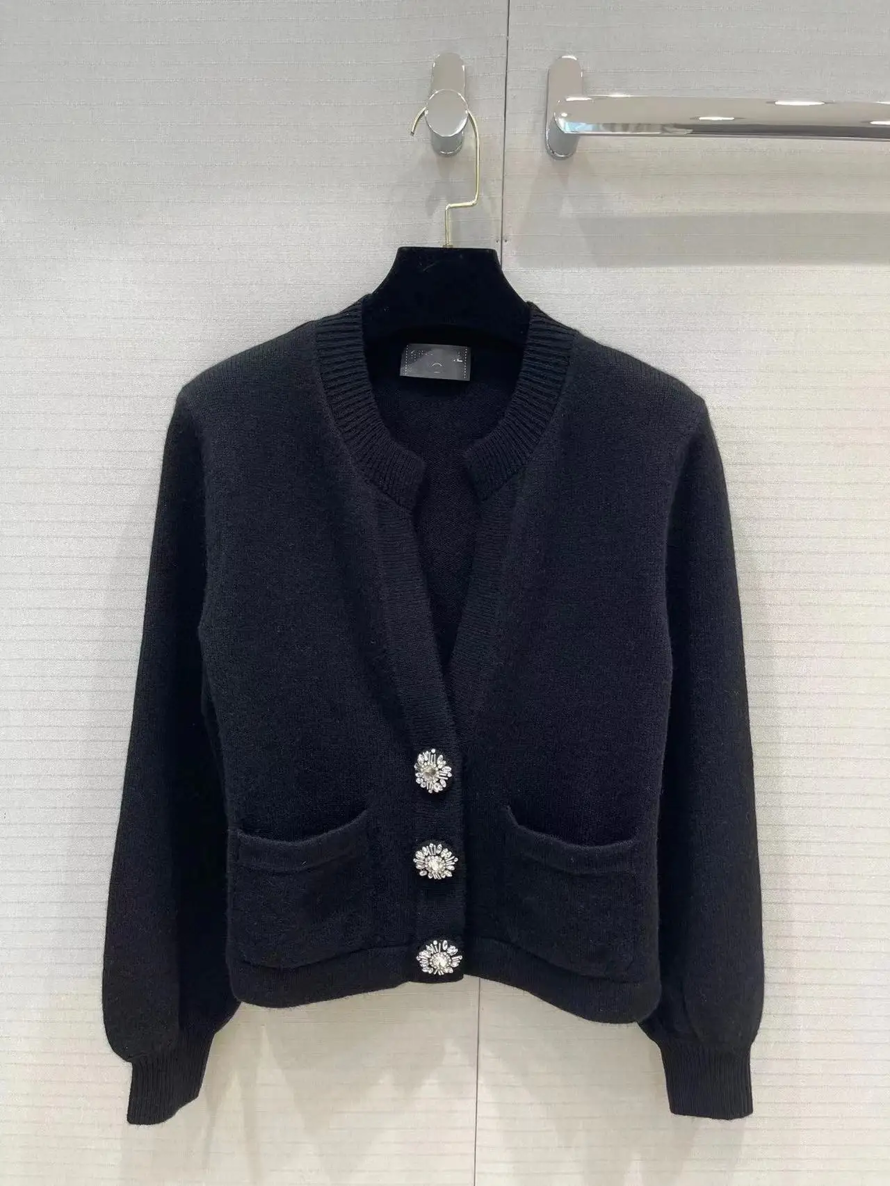 

High Quality Runway Design Solid Sweater Women 2022 Summer Knitted Black Femme Cardigan Long Sleeves Cashmere Sweater