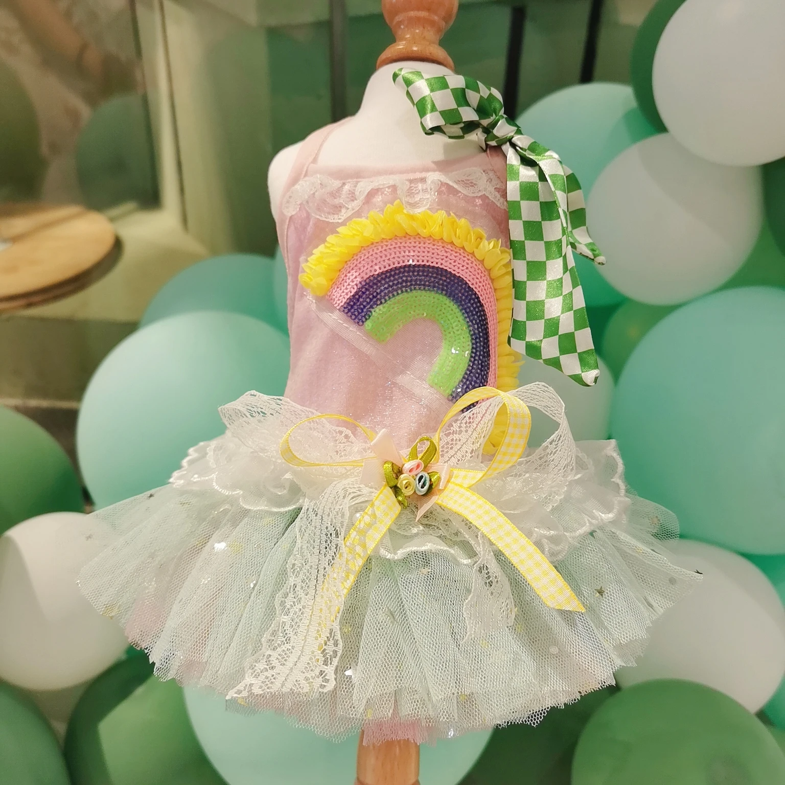 

Летняя одежда для милого питомца, новинка 2022, одежда для щенков ручной работы, Радужное кружевное платье принцессы с бантом для маленьких и ...