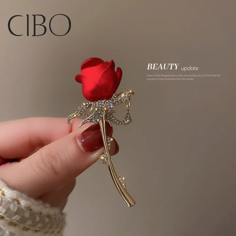 

Diamond-studded Rose Tulip Brooch Simple Temperament Elegant Corsage Fashion Design Clothes Women Accessories