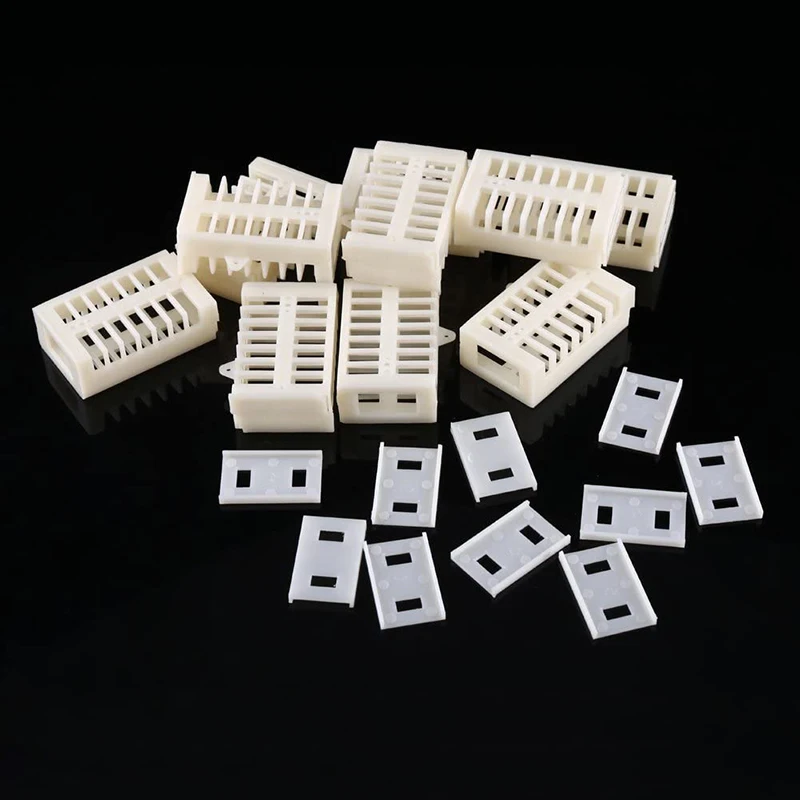 

30 pcs Plastic Bee Queen Cage White Safety Mutil-functional Stretch Hutchs Tools Beekeeping Supplies Tools Bees Tool Supplies