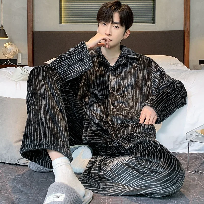 Пижама для мужчин осень-зима коралловый бархат плюс с толстой черной полосой