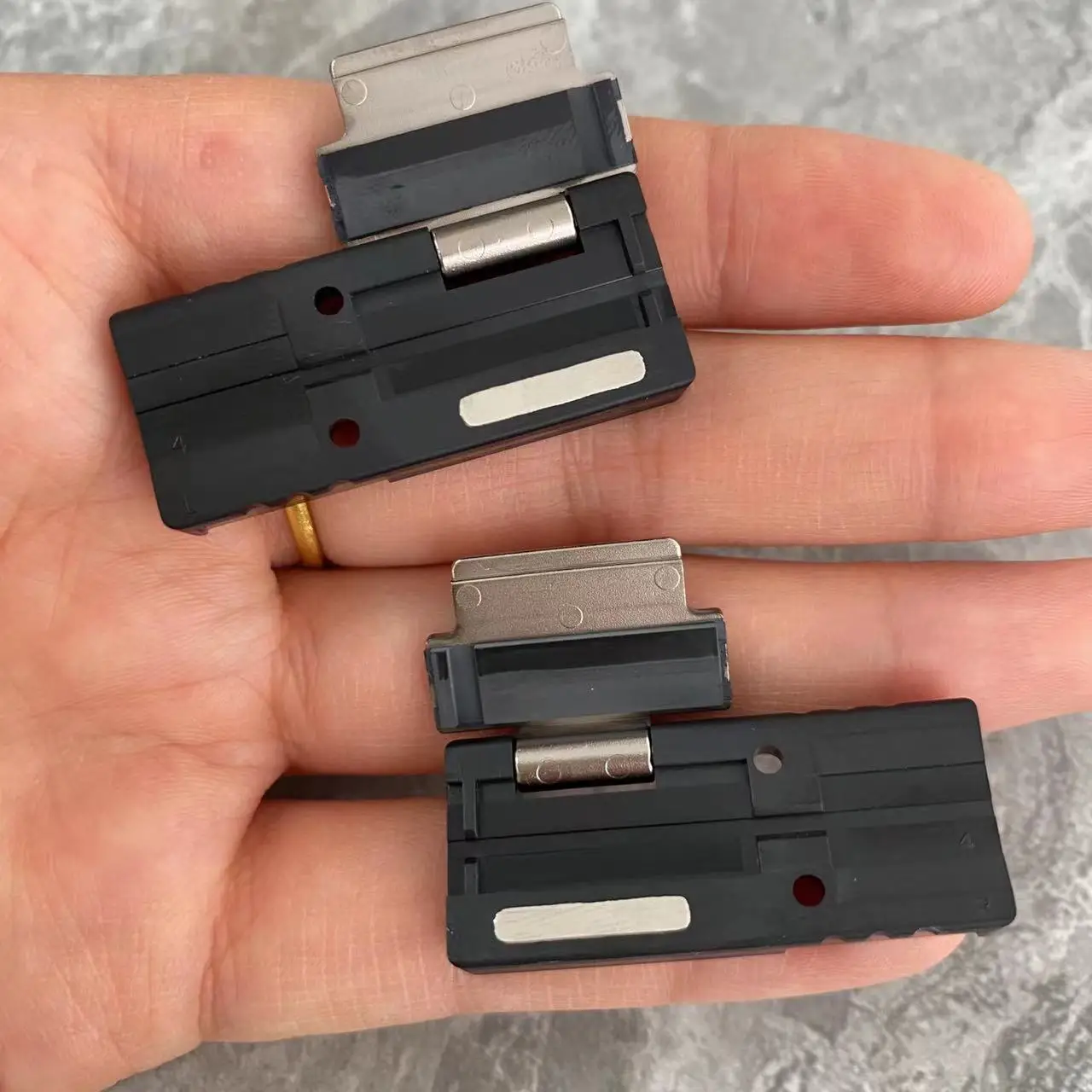 Original Sumitomo FHM-4 Optical Fiber Fusion Splicer Bracket FTTH Fusion Splicer Ribbon Clamp 4-core Optical Fiber Clamp