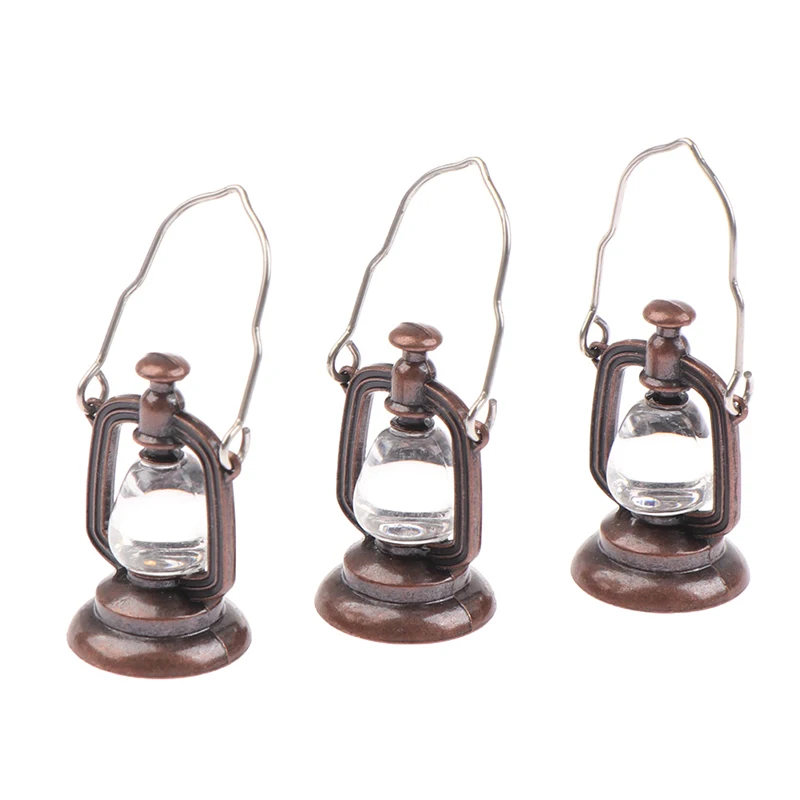 

1PC 1/12 Dollhouse Miniature Metal Oil Lamp Vintage Mini Kerosene Lantern Model Toy for OB11 BJD Blythe Doll House accessories