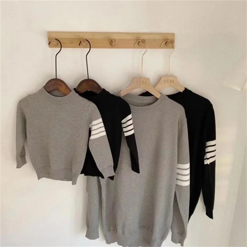 

Adult Baby Kids Sweater for Dad Mom Girls Boys Warm Family Matching Clothing Outfits Mother Father Daughter Son Sweatshirt