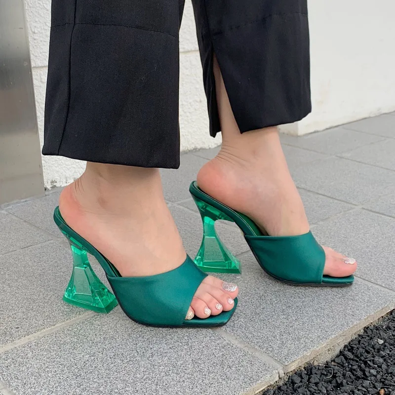 

2022 Summer New Slippers Shaped Heel Sandals Women's Outer Wear Fashion Temperament Sandals Crystal Heel High Heels