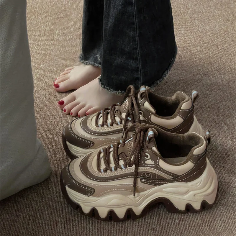 

Женские кроссовки Warrior 2023, модная повседневная обувь на массивной платформе, светоотражающая удобная спортивная обувь на толстой подошве для девочек