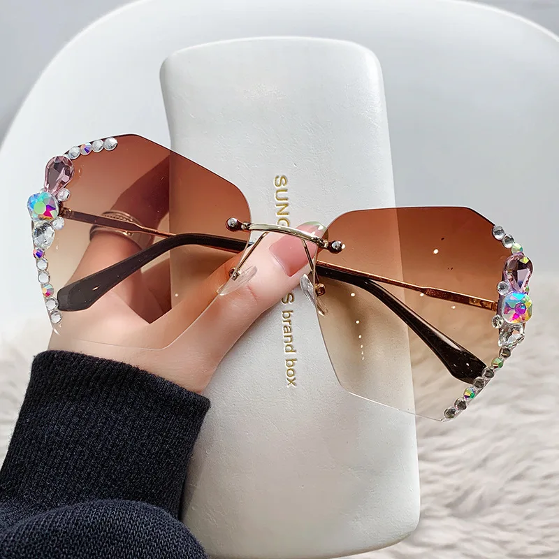 

Ladies Rimless Rhinestone Sun Glasses Women Luxury Ocean Lens Sunglasses Unisex Fashion Gradient Oversized Anti-glare Eyewear