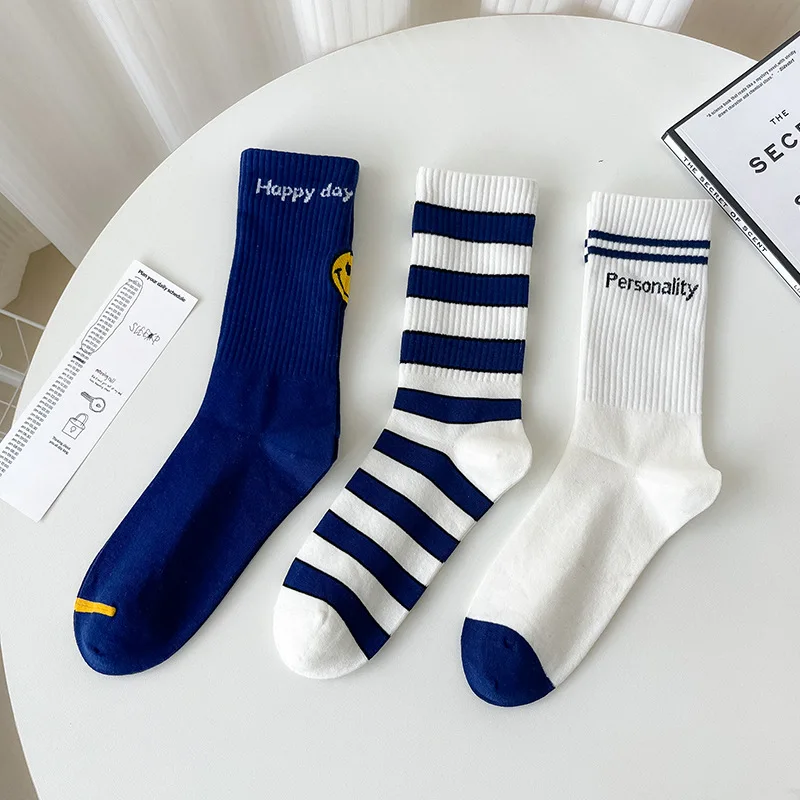 

Man Blue Sports Socks Stripe Fashion Hip Hop Socks Men Embroidery Cartoon Cotton Sock Unisex Skateboard Harajuku Calceines