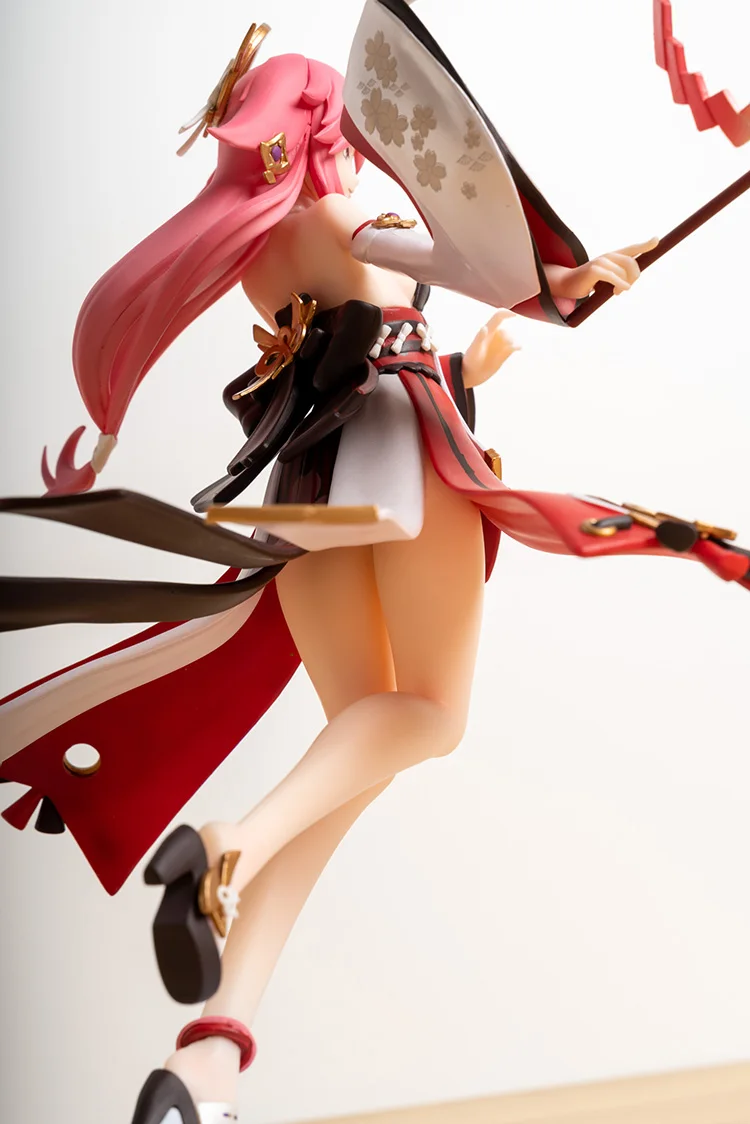 мико фигурка