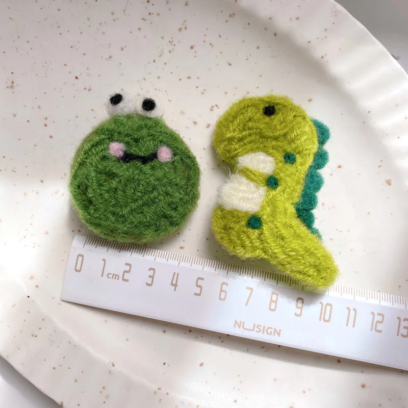 

2pc Knitting yarn small dinosaur clip South Korea interior girl side plush lovely animals