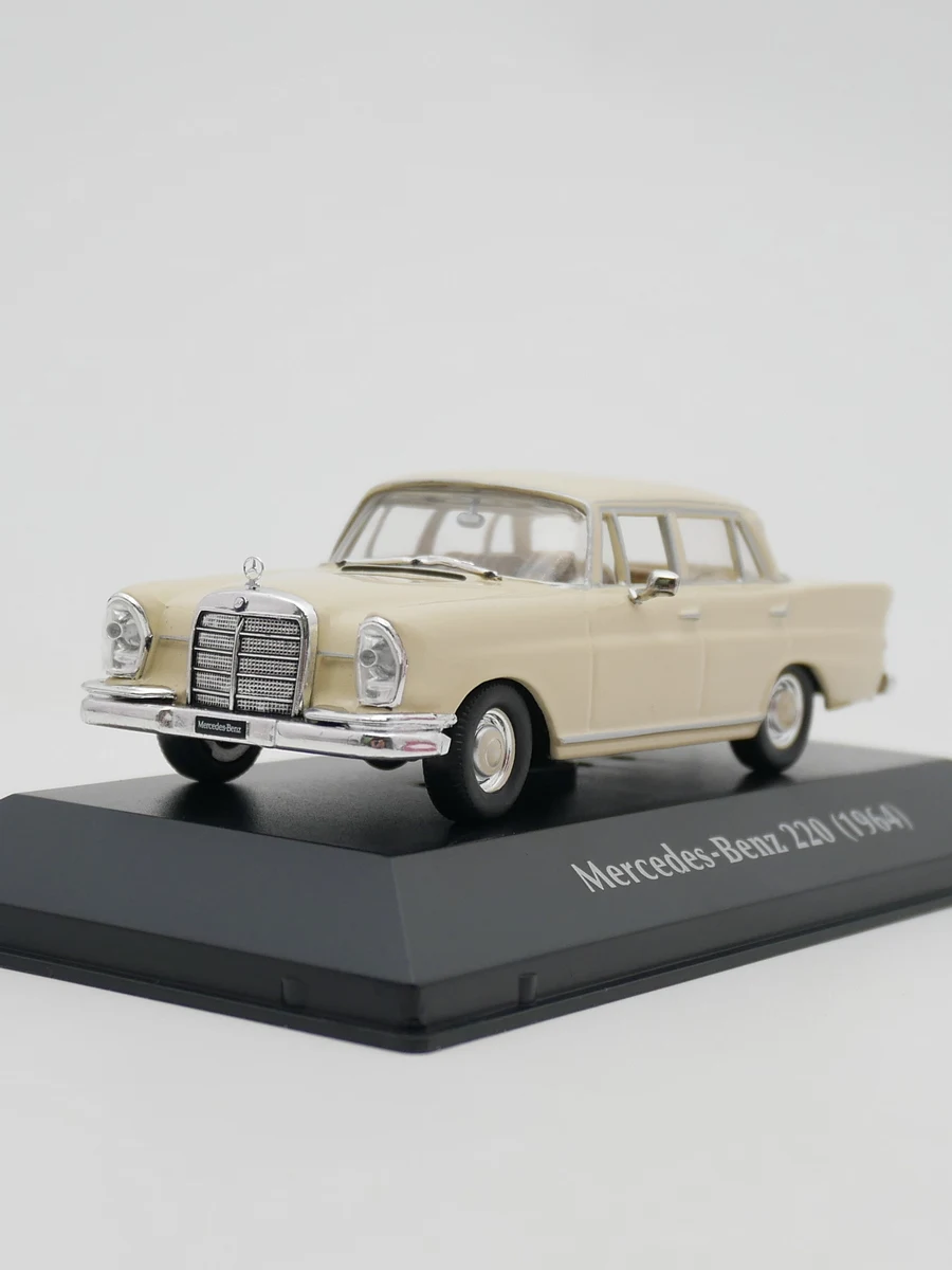 

Модель автомобиля под давлением Ixo 1:43 Mercedes-Benz 220 1964, металлическая Игрушечная машина