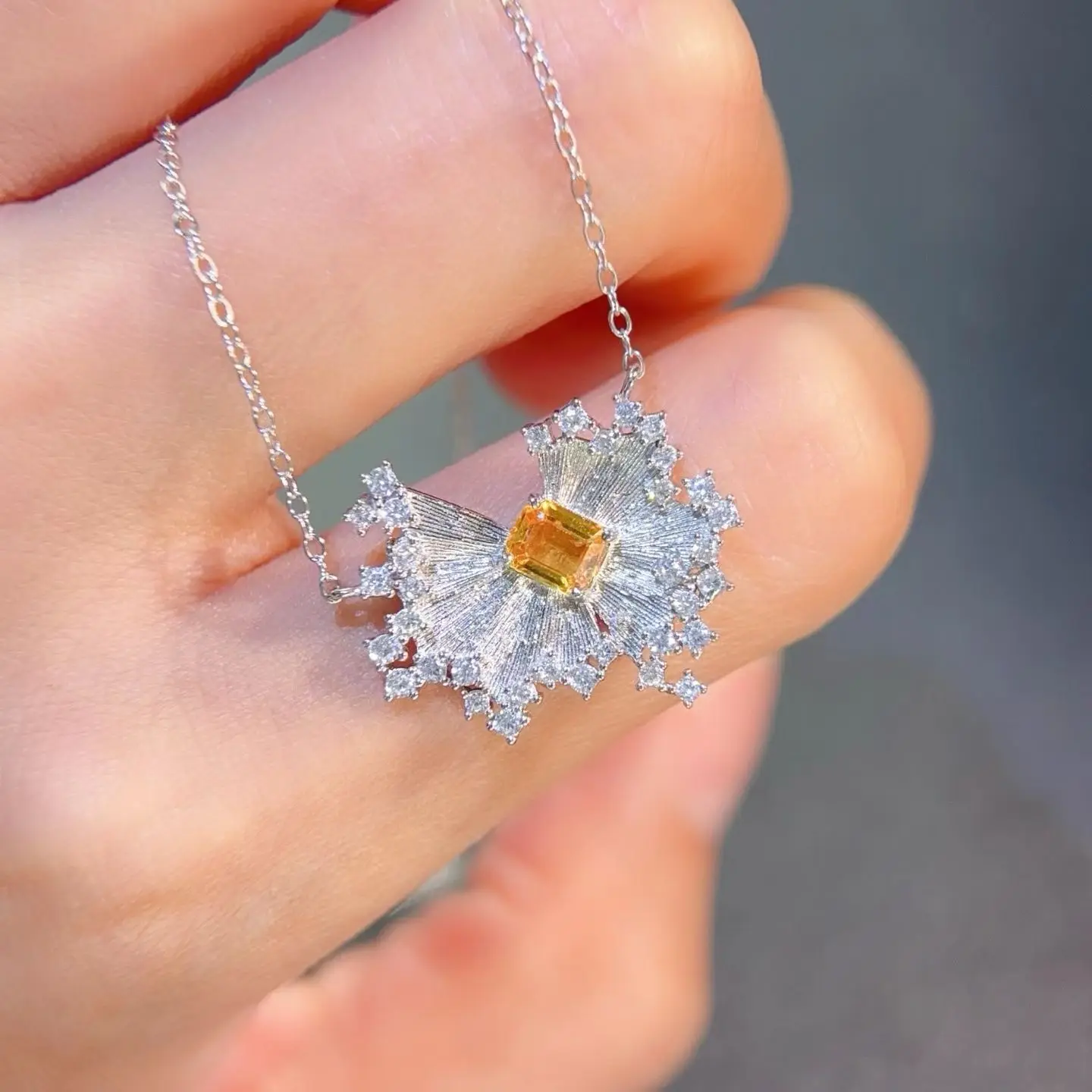 Фото Сертифицированный натуральный желтый сапфир 4*5 мм, кулон из серебра 925 пробы, изумрудная огранка, филигранное колье, изысканные ювелирные украшения для женщин №3