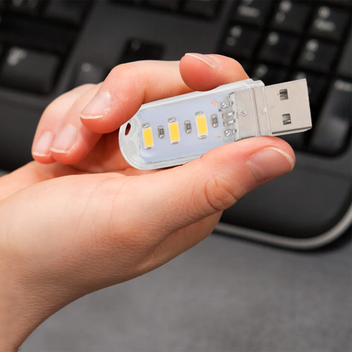 

2PCS Mini Portable Bright 3 LED Night Light USB Lamp (Warm White)