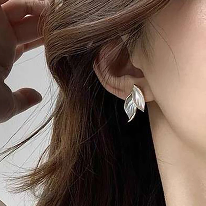 

Earrings for Women Vintage Gothic Blue and White Leaf Stud Earrings Simple Fashion Earrings Literary Fresh Jewelry for Women Q