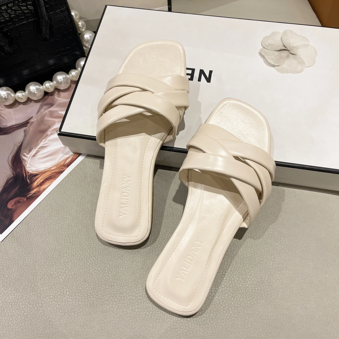 Женские пляжные шлепанцы без застежки уличные сандалии на плоской подошве