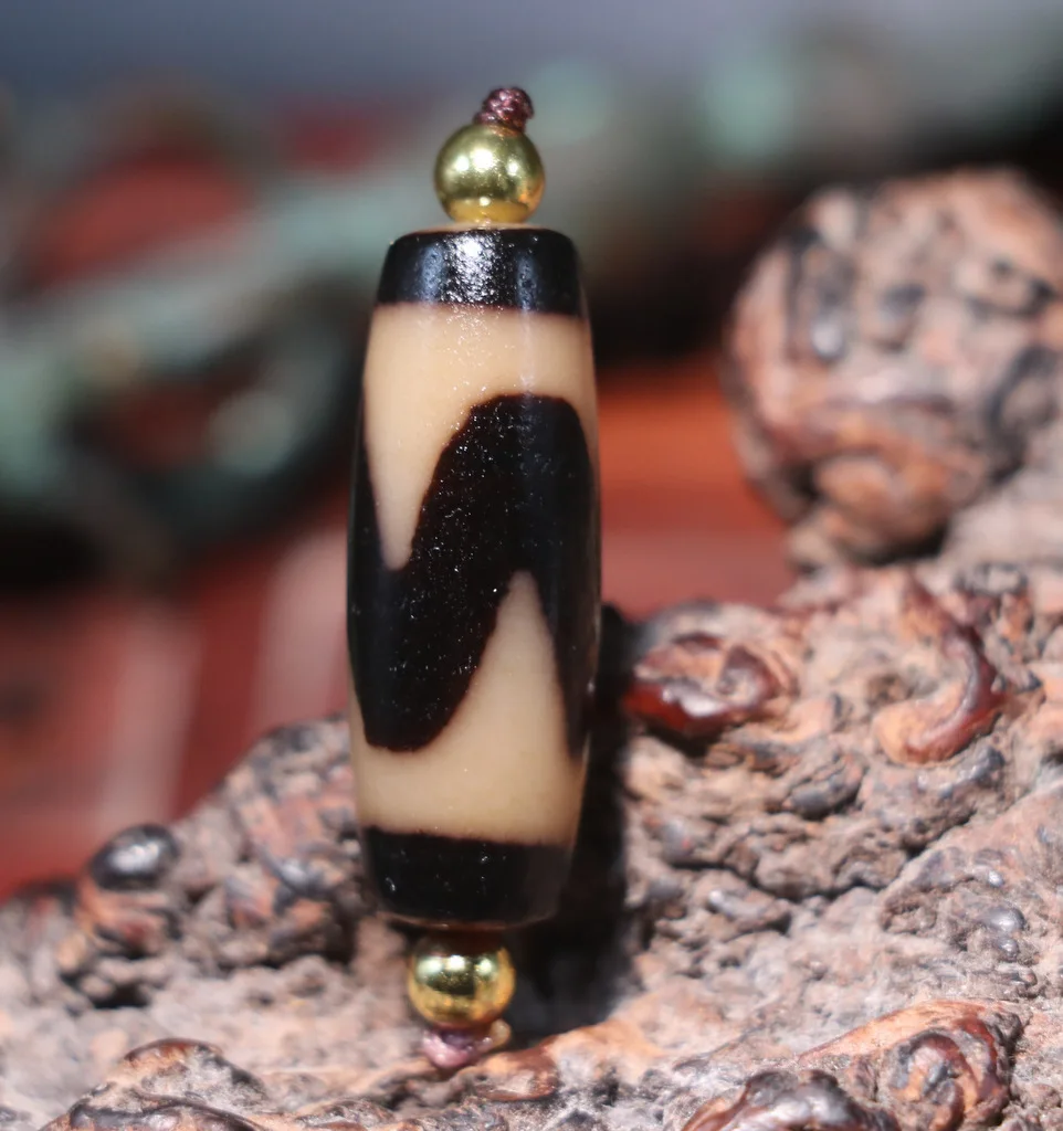 UPD0320C16 энергетический Тибетский Старый Агат жирная патина острый тигровый зуб