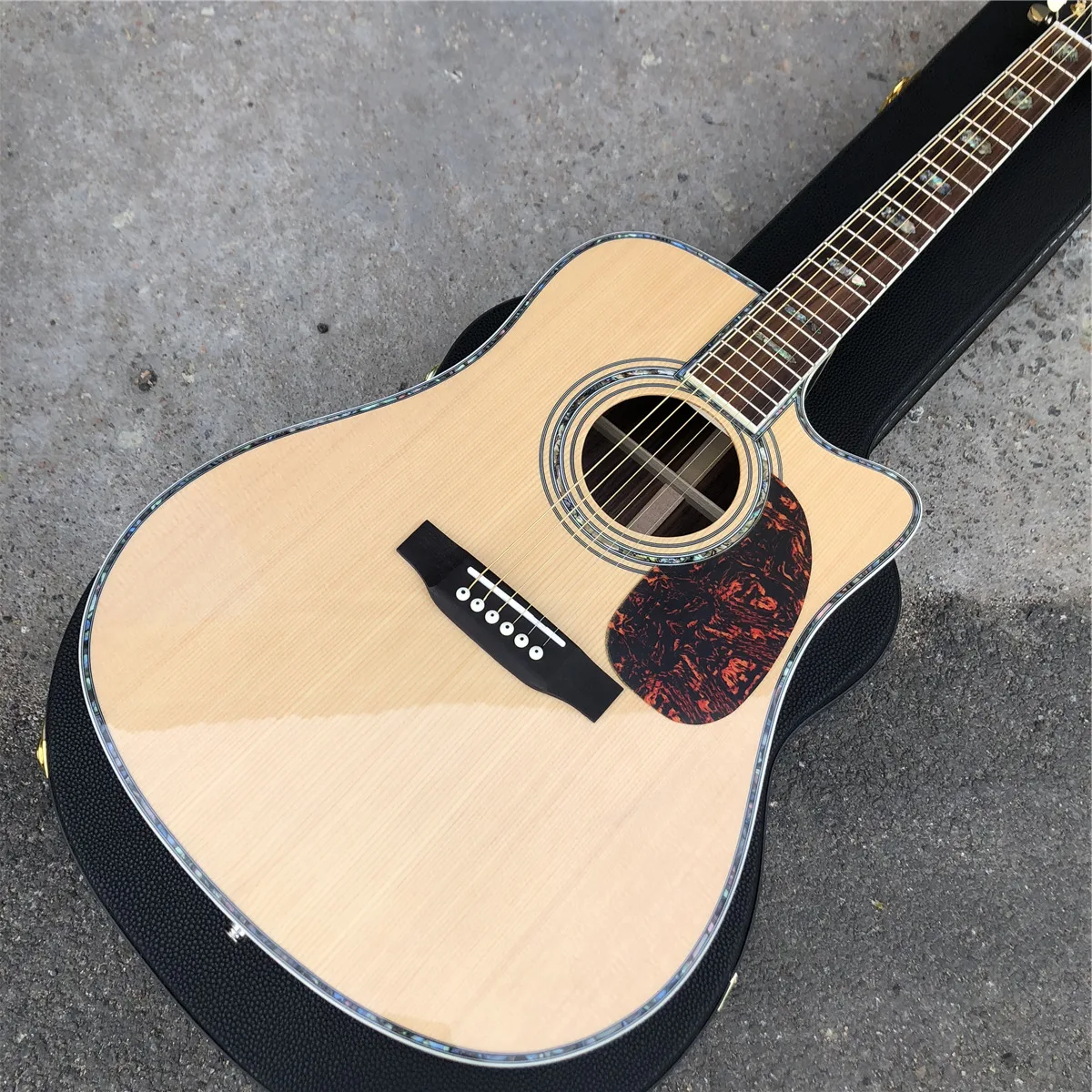 

Cutaway D style Solid Spruce Acoustic Guitar,Rosewood Back and Sides 6 strings Guitarra,Real Photos