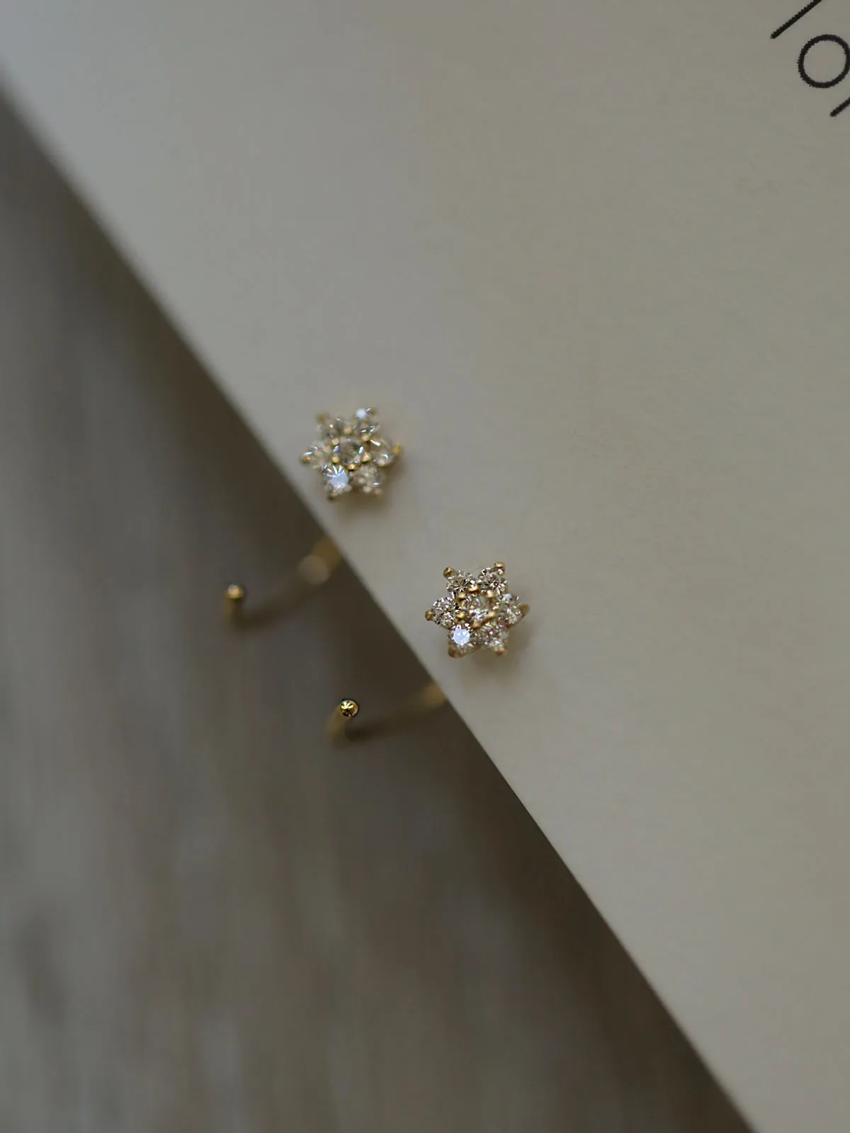 

S925 Sterling Silver Cute Crystal Flower Plating Gold Stud Earrings Women Small Fresh Wild Daily Jewelry Accessories