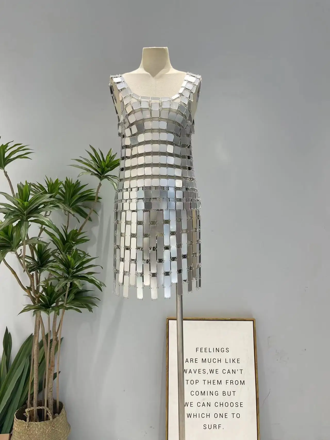 Новинка, соблазнительный и клубный прозрачный облегающий женский праздничный спагетти с блестками, на бретелях, танцевальный топ с круглым вырезом, комплект с юбкой, пляжная одежда для плавания Новинка, соблазнительный и клубный прозрачный облегающий женский праздничный спагетти с блестками, на бретелях, танцевальный топ с круглым вырезом, комплект с юбкой, пляжная одежда для плавания