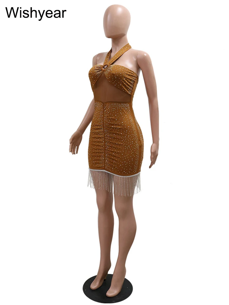 Женское блестящее мини-платье с открытой спиной без рукавов