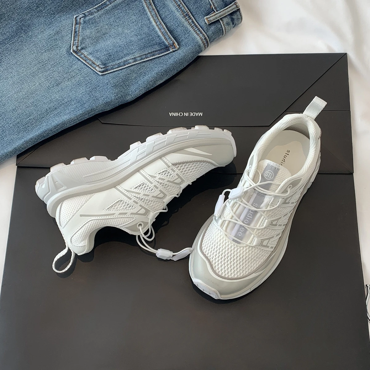 Кроссовки женские на среднем каблуке повседневная обувь из ПУ кожи шнуровке