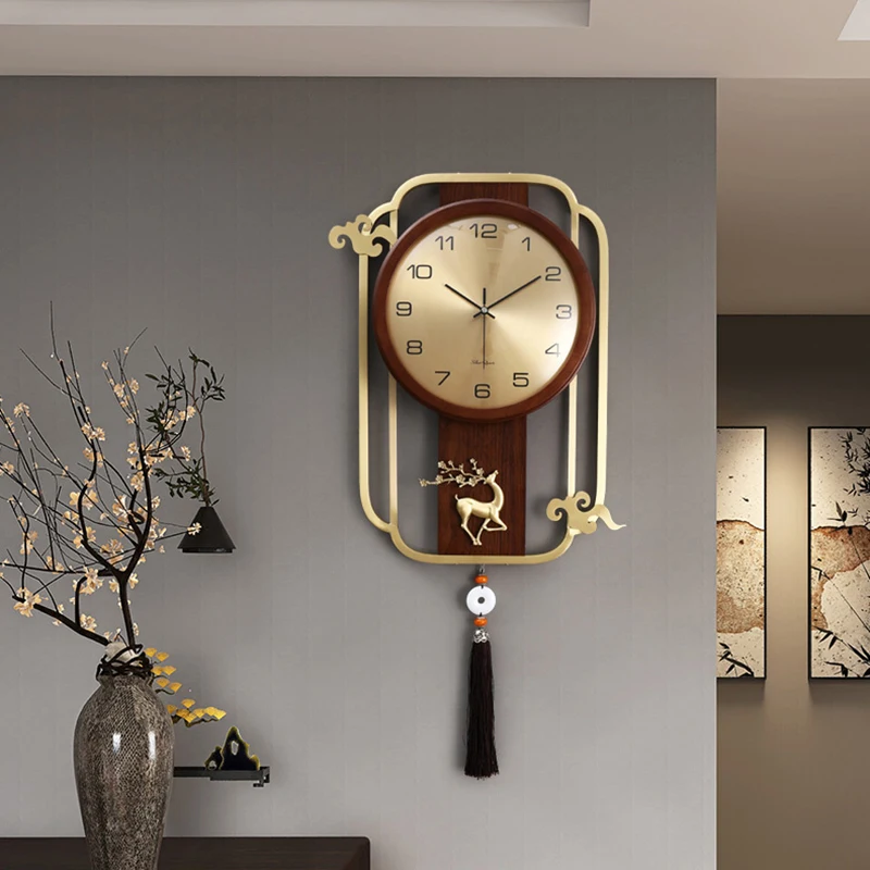 

Роскошные китайские часы с механизмом, настенные большие бесшумные деревянные часы домашнего дизайна, настенные минималистичные обои, укр...