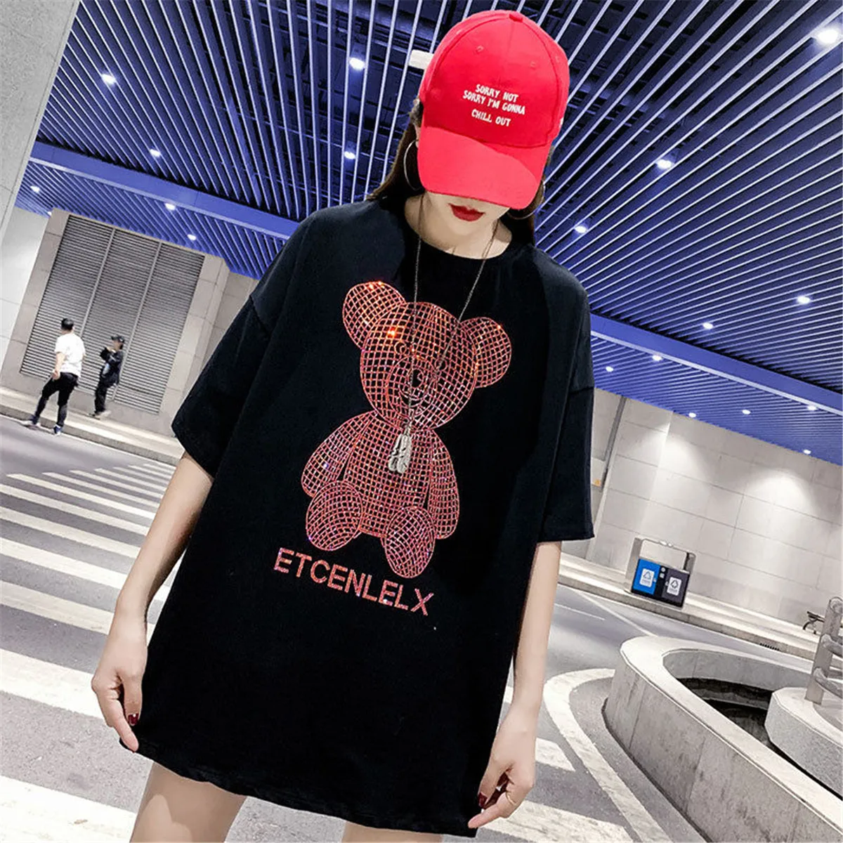 

Футболка женская оверсайз в стиле панк-медведя, модная свободная черная рубашка в стиле аниме, готика, со стразами, уличная одежда в стиле Ха...