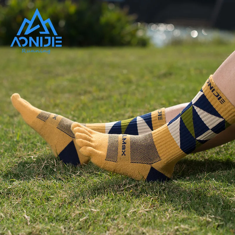 AONIJIE 1 Pair Men Women Five Fingers Socks Breathable Sports Long Socks Stocking Thickened Terry Lining Yoga Running Toe Socks