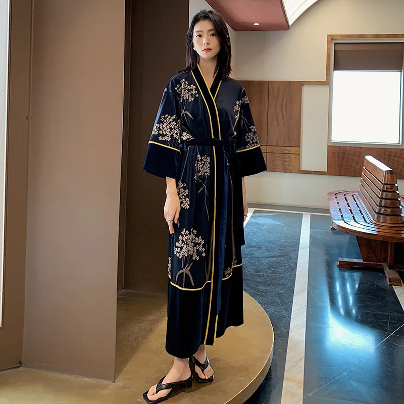 Embroidery Flower Sleepwear Velvet Nightgown Women Kimono Robe Gown Lapel Oversized Bathrobes Autumn New Loungewear Nightdress