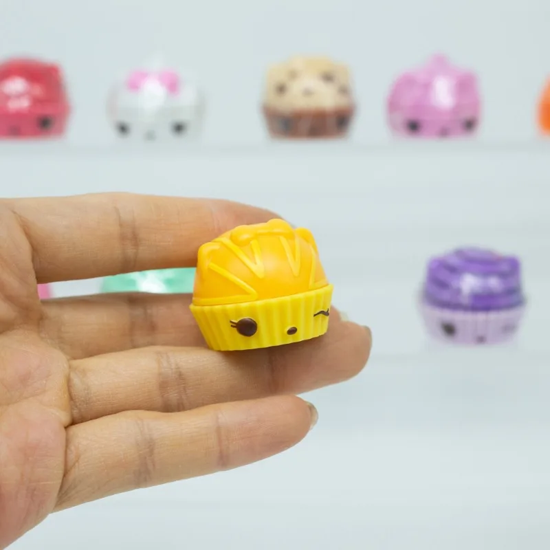 Фото Набор Num Noms: блеск для губ, штамп, ароматные игрушки-закуски, фигурки животных-кроликов, коллекционные модели игрушек, подарки на день рождения №5