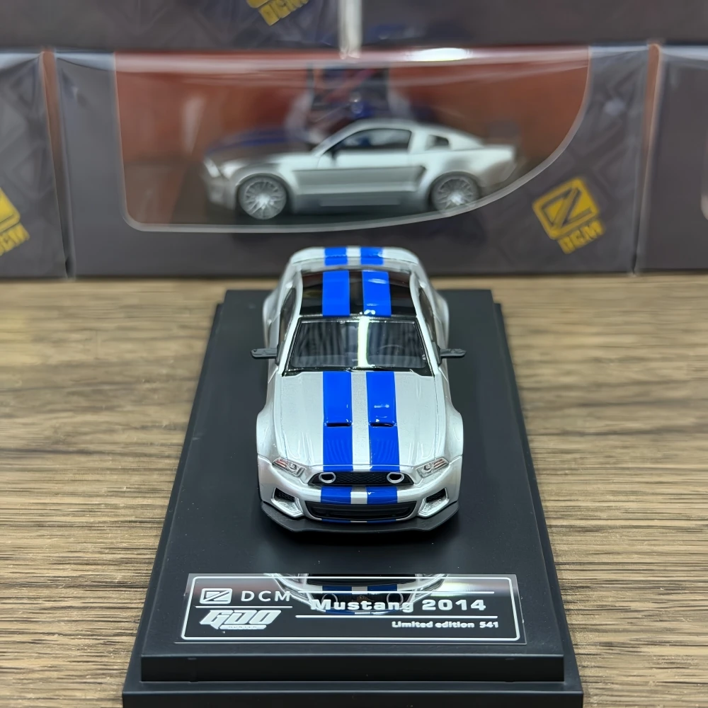 Фото Модель автомобиля DCM 1:64 Mustang 2014, литая под давлением №4