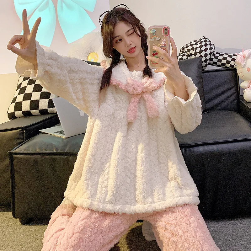 

Зимняя новая Пижама, женский красный праздничный фланелевый утепленный комплект с маленьким тигром и круглым вырезом из флиса, повседневна...