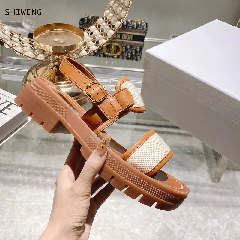 

Женские летние классические сандалии из натуральной кожи, на толстой подошве