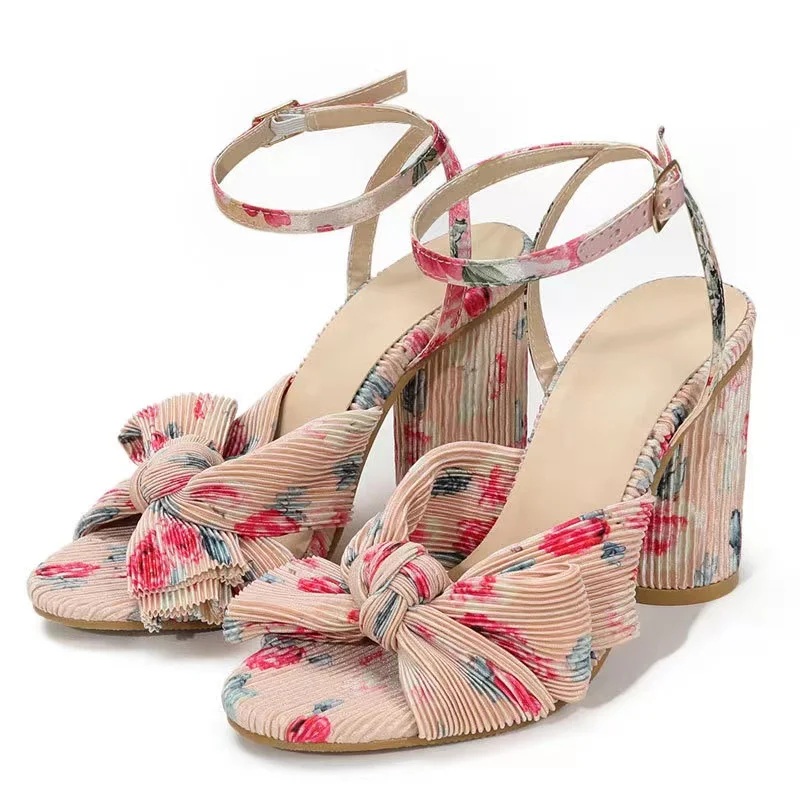 Босоножки женские с круглым каблуком и ремешком на щиколотке | Обувь