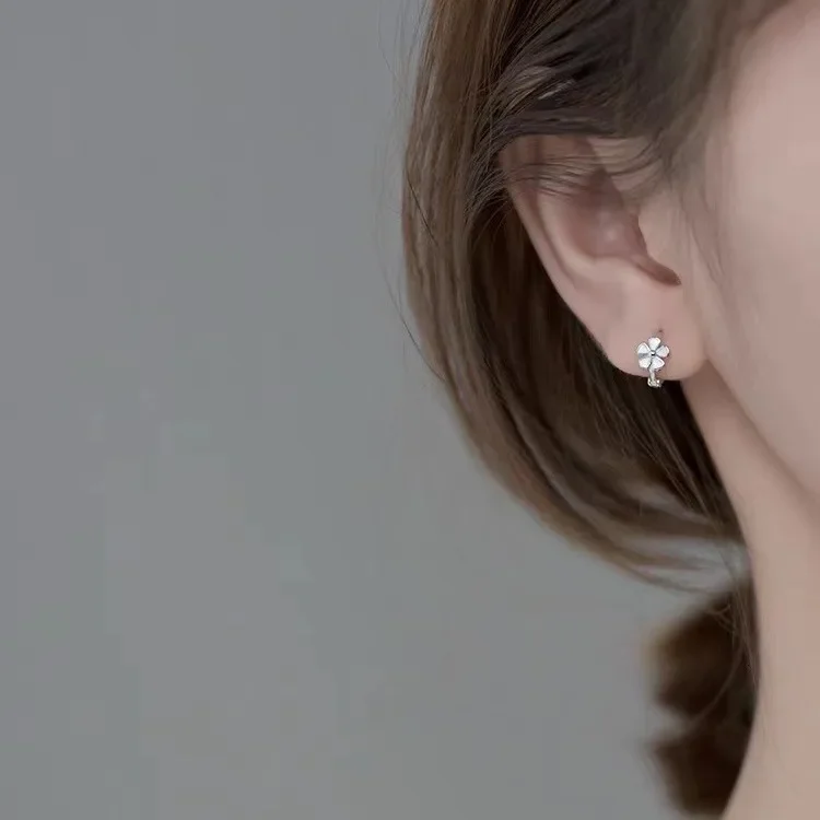 Серьги-кольца женские медные изящные повседневные украшения в виде цветков цвет