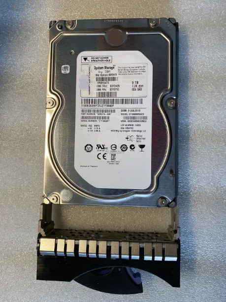

Жесткий диск для IBM 00Y2425 00Y2473 00Y5716 3T 7,2 K SAS V3500 V3700