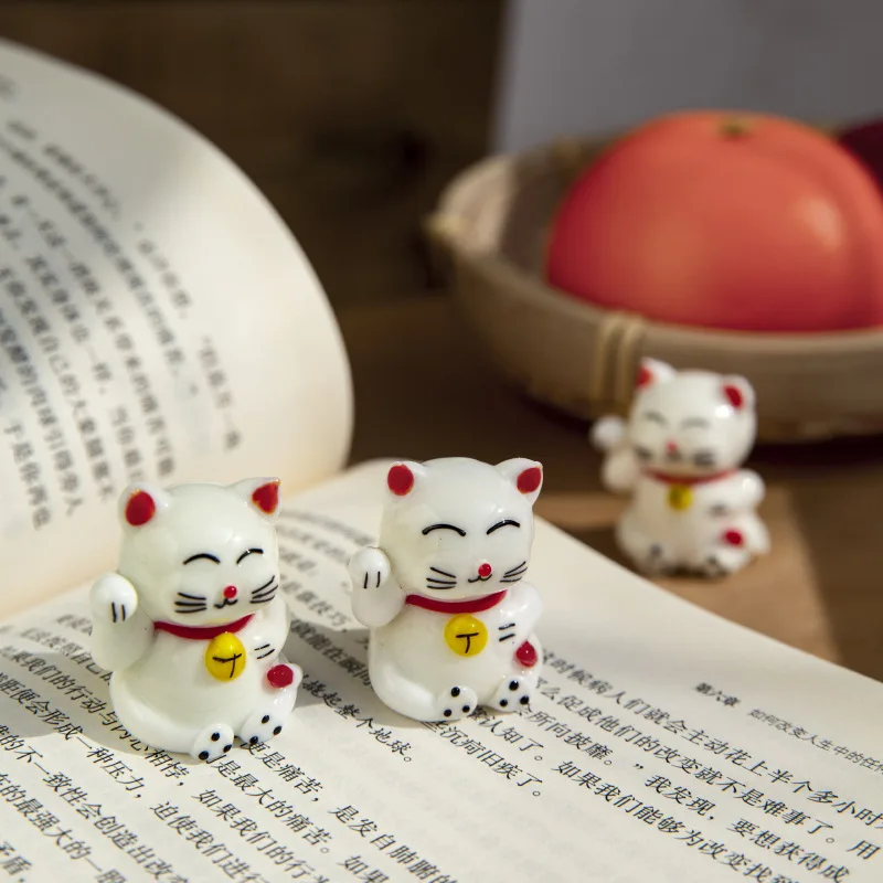 

Creative Lucky Cat Shape Desktop Decoration Glass Living Room Small Decoration Home European Micro Landscape Decoration