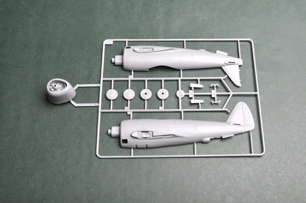 HobbyBoss 85804 Масштабная модель 148 американского истребителя P-47D Thunderbolt, пластиковый сборный конструктор (art.: 3920dad17d6b0) - 3920dad17d6b0