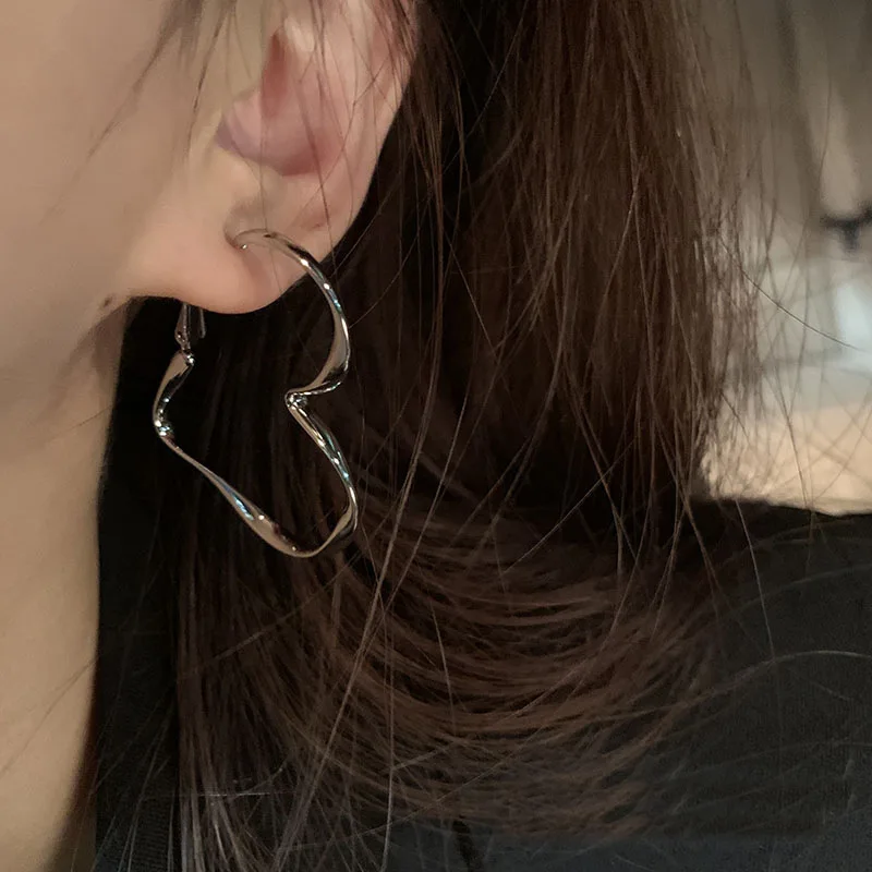 

2022 New Simple Gold Metal Heart Geoemtric Drop Earrings for Women Girl Wedding Party Jewelry Korean Accessories Ear