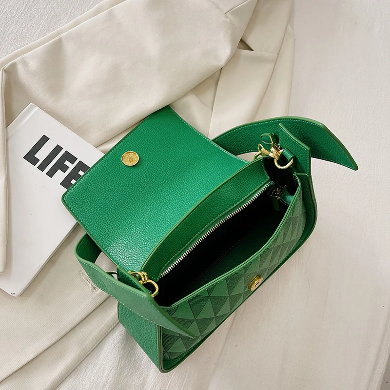 Women Shoulder Bags Luxury PU Handbag Vintage Clip Clutch Bag Purses Mini Acrylic Chain Crossbody Totes Ladies Trendy Hand Bag