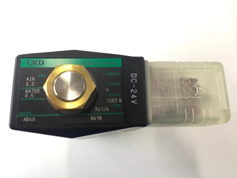 CKD любит открыть электромагнитный клапан AB4X-A618 DC24V i-mported из Японии.
