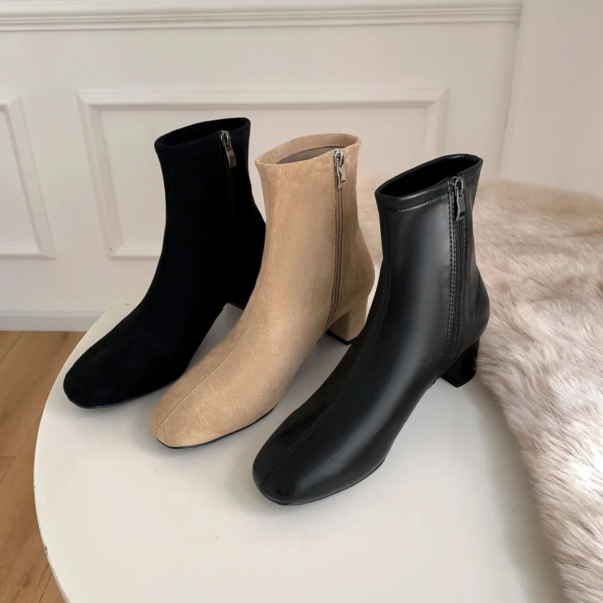 Новые ботинки с круглым носком на толстом высоком каблуке эластичные