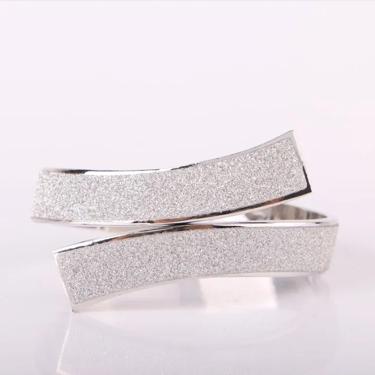 

Металлический держатель для штор