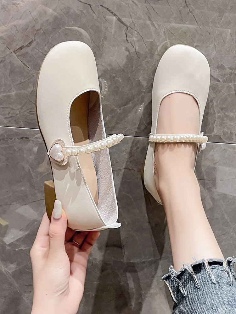 

Женские кроссовки на низком каблуке, с круглым носком и жемчугом