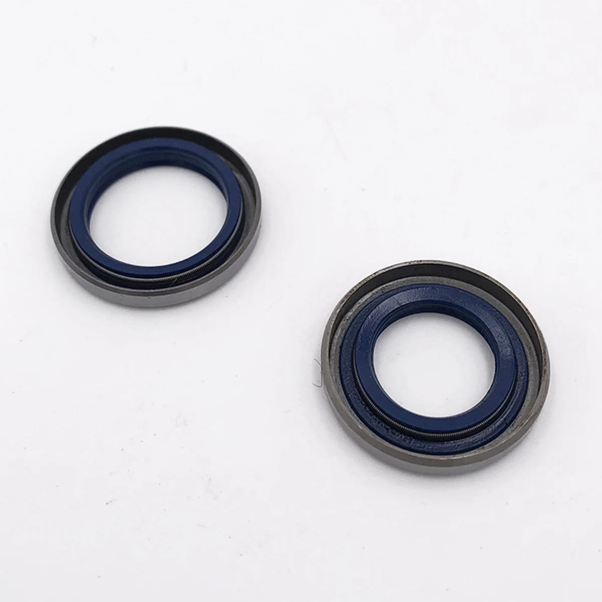 

2pcs Oil Seals For Husqvarna 40 365 371 357 359 51 55 257 262 254 XP Replacement Oil Seals Chainsaw Parts For Home Garden Tool