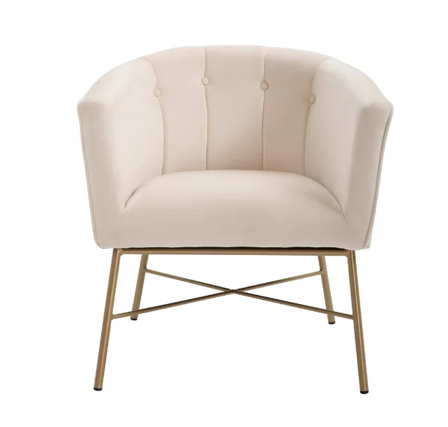 Комфортные кресла с бархатной обивкой и ножками золотым покрытием